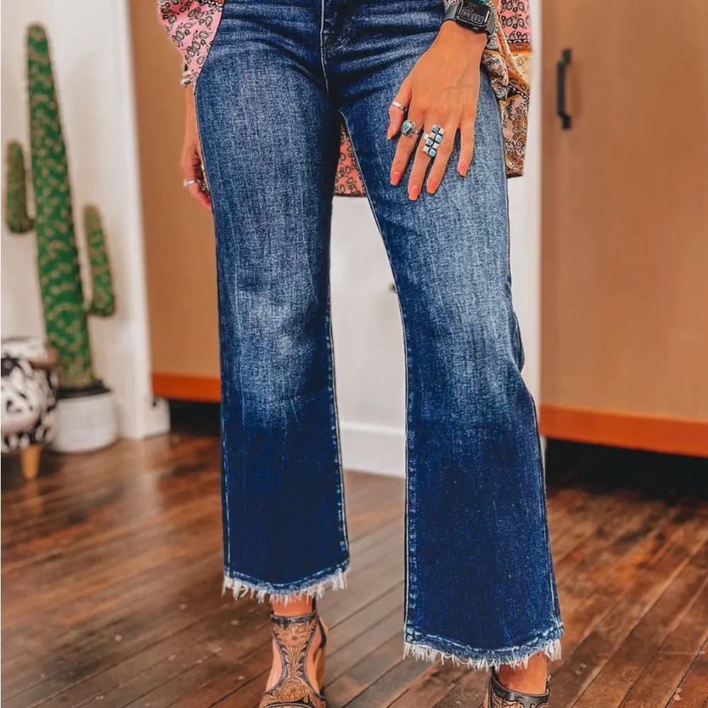 NWT! LOVESOFT Frayed Hem Cropped Wide-Leg Jeans - Dark Blue Wash